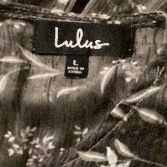 Lulu’s Flowered Blouse - Picture 4 of 5